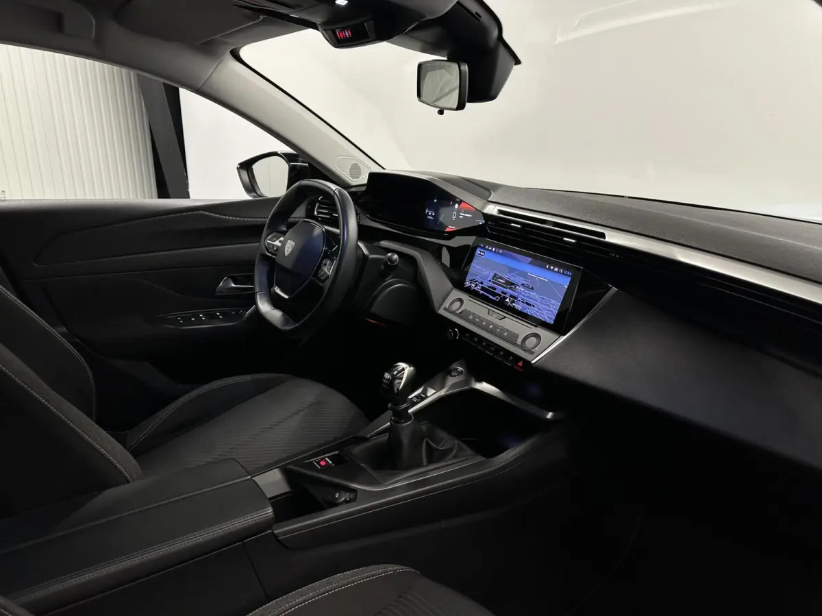 1.2 PureTech Active Pack Business TREKHAAK NAVI CARPLAY CRUISE ECC.