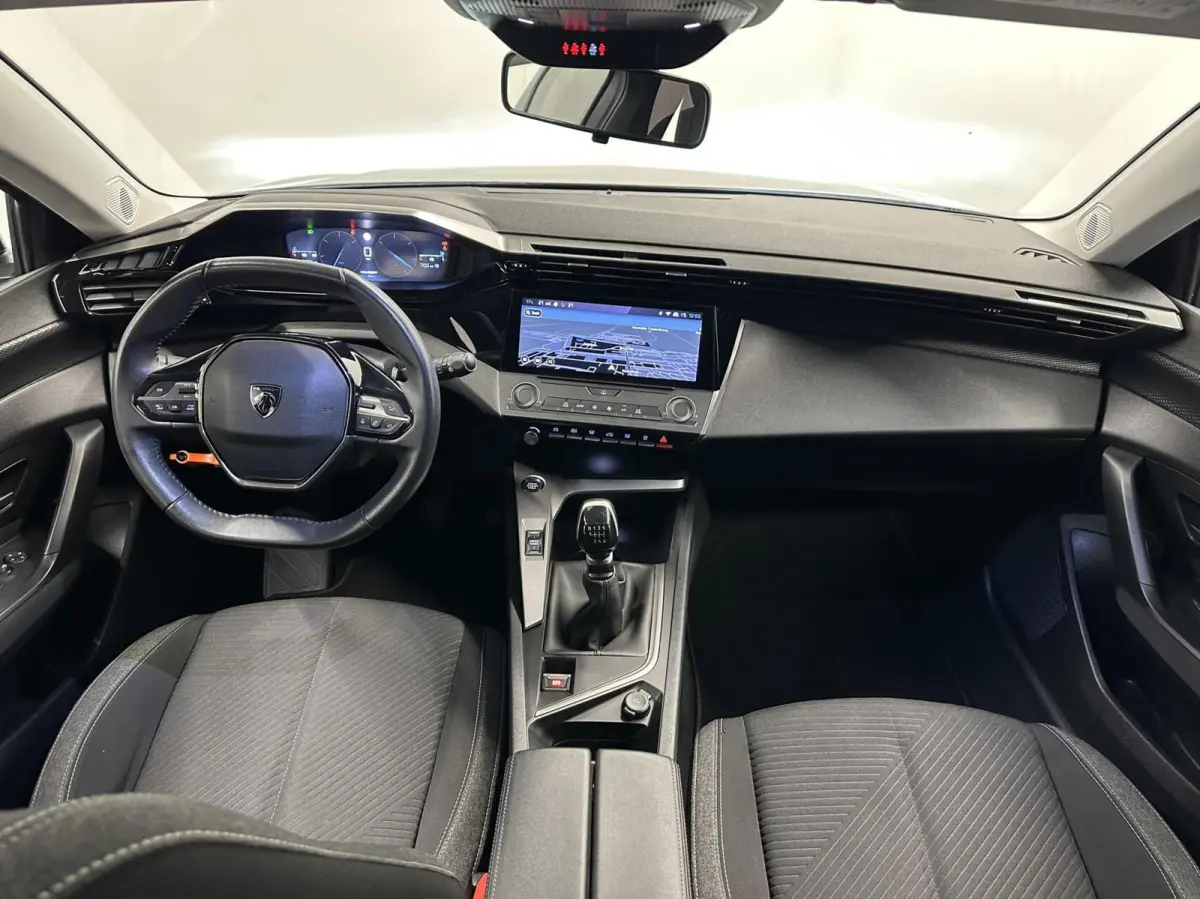 1.2 PureTech Active Pack Business TREKHAAK NAVI CARPLAY CRUISE ECC.