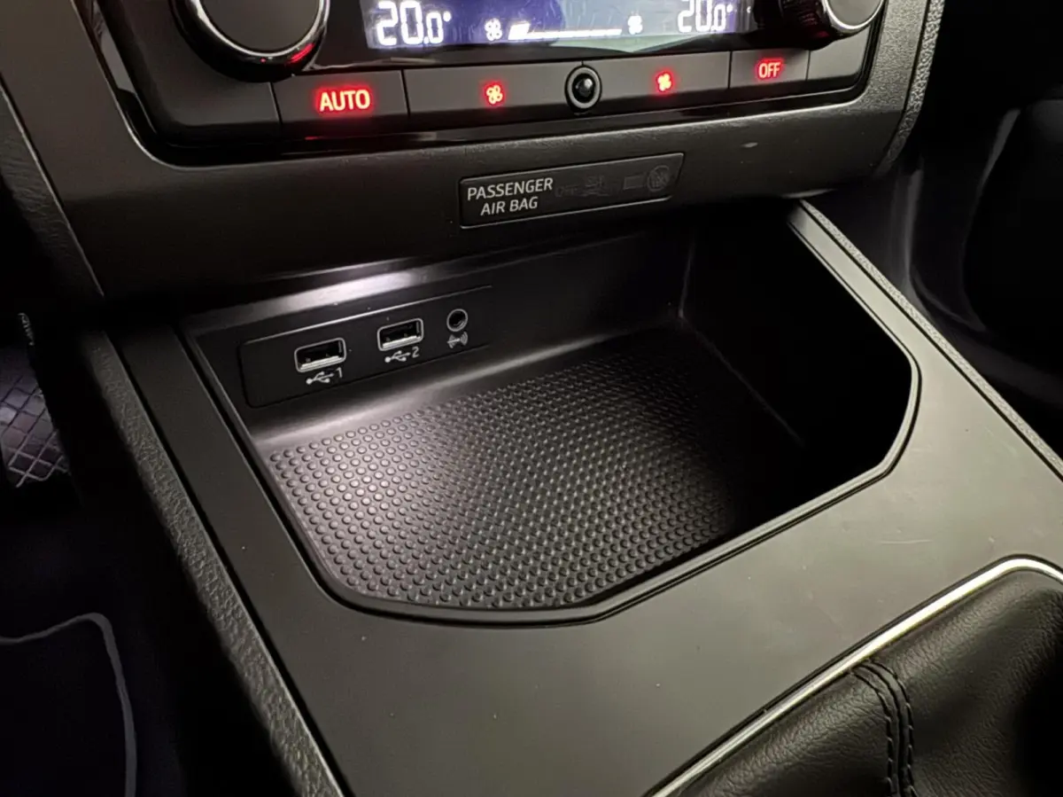 1.0 TSI Beats Virtual CarPlay Camera Navi NAP