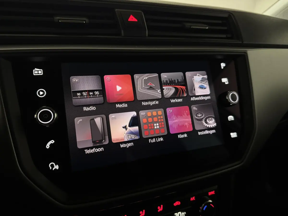 1.0 TSI Beats Virtual CarPlay Camera Navi NAP