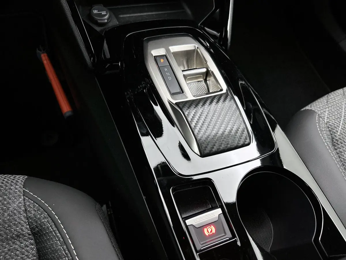 1.2 Hybrid 145pk Allure Automaat | Tot 8 Jaar Garantie | Dakrails | Adaptieve Cruise Control | Camera Voor + Achter | Navigatie | Climate Control | 17"LMV | LED | Dodehoekdetectie |