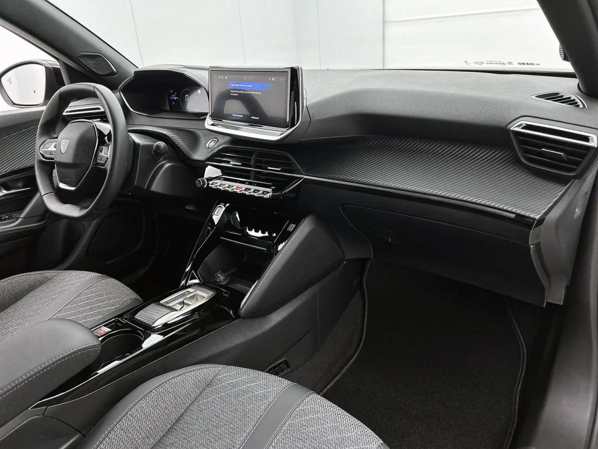1.2 Hybrid 145pk Allure Automaat | Tot 8 Jaar Garantie | Dakrails | Adaptieve Cruise Control | Camera Voor + Achter | Navigatie | Climate Control | 17"LMV | LED | Dodehoekdetectie |