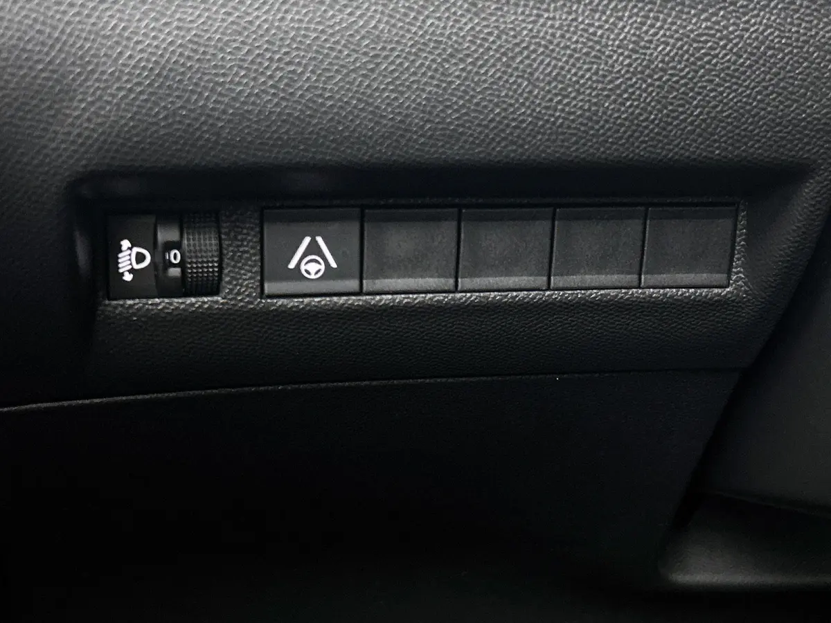 1.2 Hybrid 145pk Allure Automaat | Tot 8 Jaar Garantie | Dakrails | Adaptieve Cruise Control | Camera Voor + Achter | Navigatie | Climate Control | 17"LMV | LED | Dodehoekdetectie |