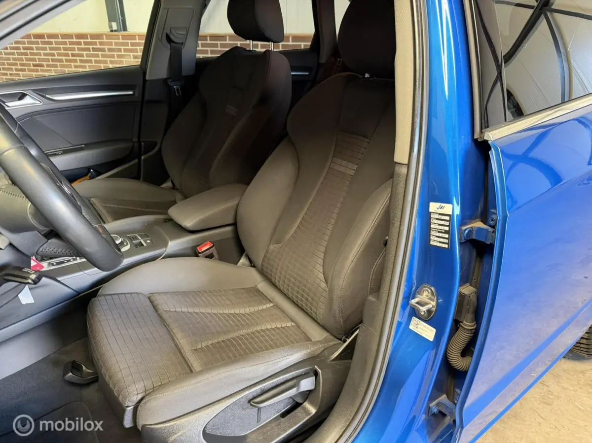 1.0 TFSI Sport Lease Edition Virtual
