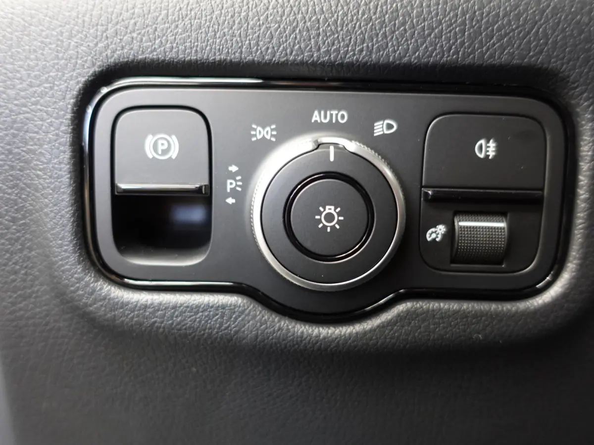 114 CDI L2 Select Automaat Achterklep 17" Lm velgen Parkeercamera 3 Zits Dakrails LED verlichting Trekhaak