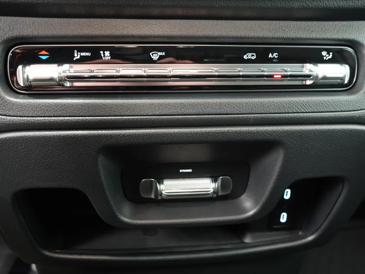 114 CDI L2 Select Automaat Achterklep 17" Lm velgen Parkeercamera 3 Zits Dakrails LED verlichting Trekhaak