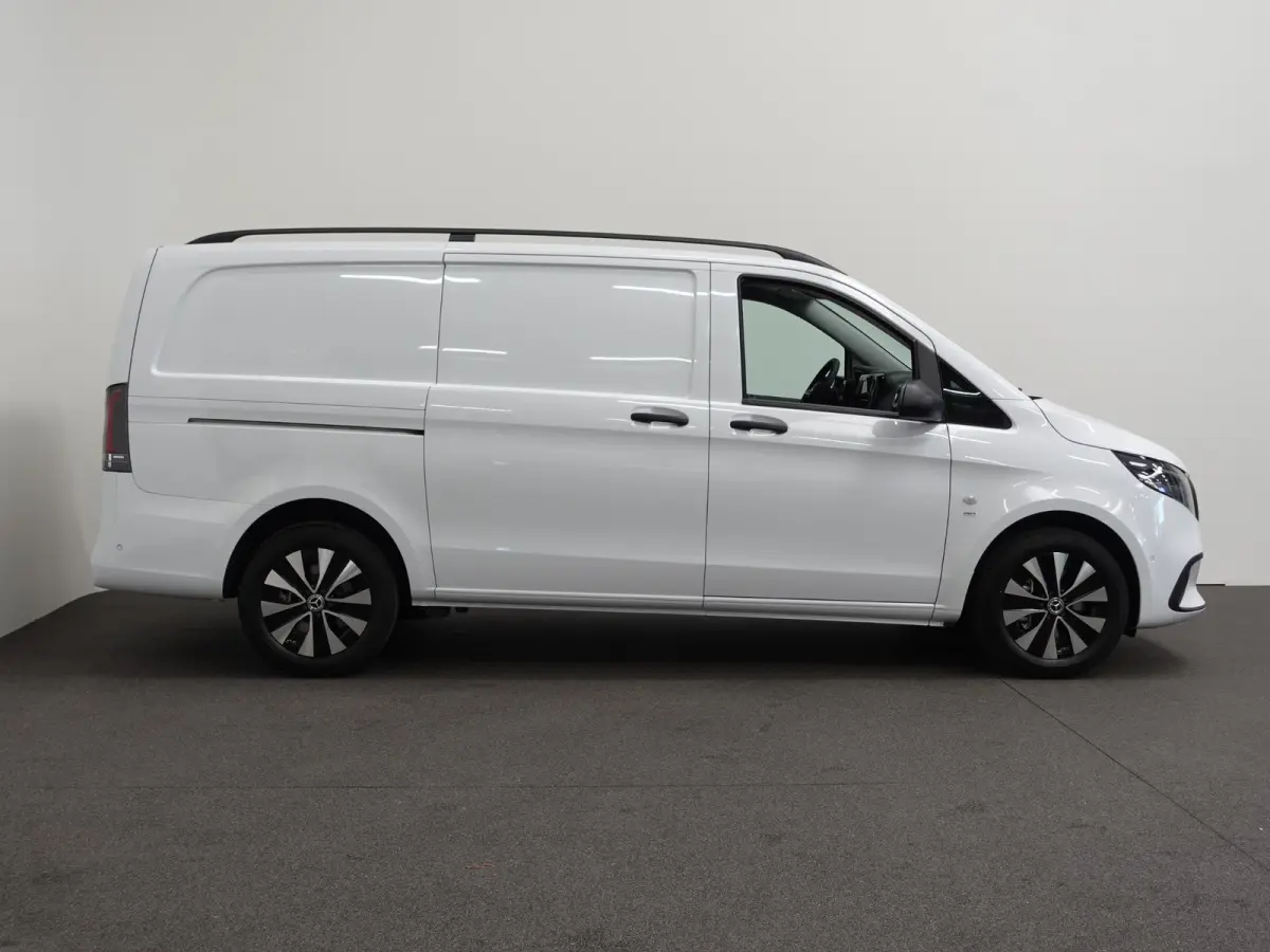 114 CDI L2 Select Automaat Achterklep 17" Lm velgen Parkeercamera 3 Zits Dakrails LED verlichting Trekhaak