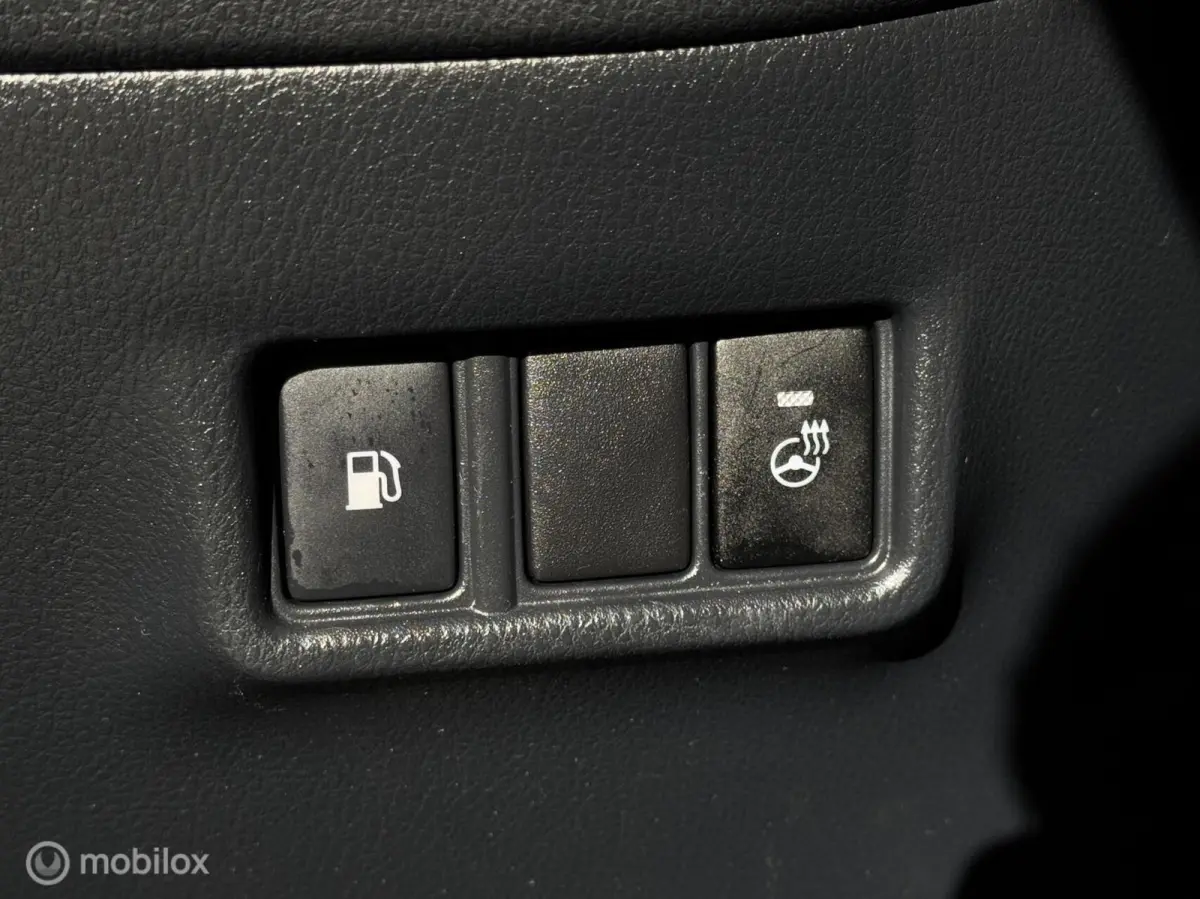 1.8 Hybrid Style Ultimate|Camera Keyless LED JBL