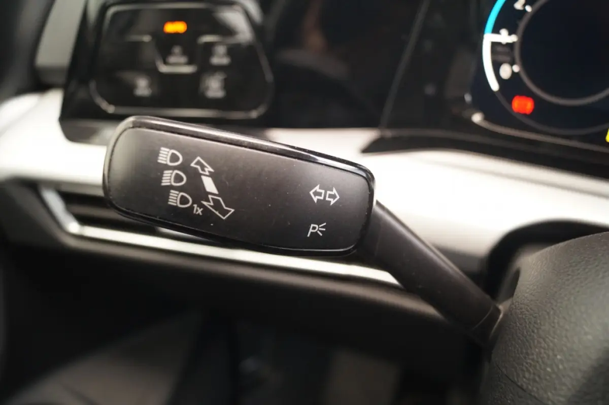 1.0 TSI 110pk Life -ECC-PDC-CARPLAY-ACC-