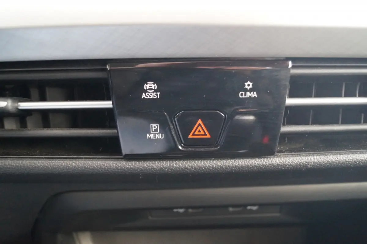 1.0 TSI 110pk Life -ECC-PDC-CARPLAY-ACC-
