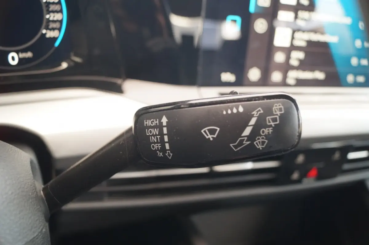 1.0 TSI 110pk Life -ECC-PDC-CARPLAY-ACC-