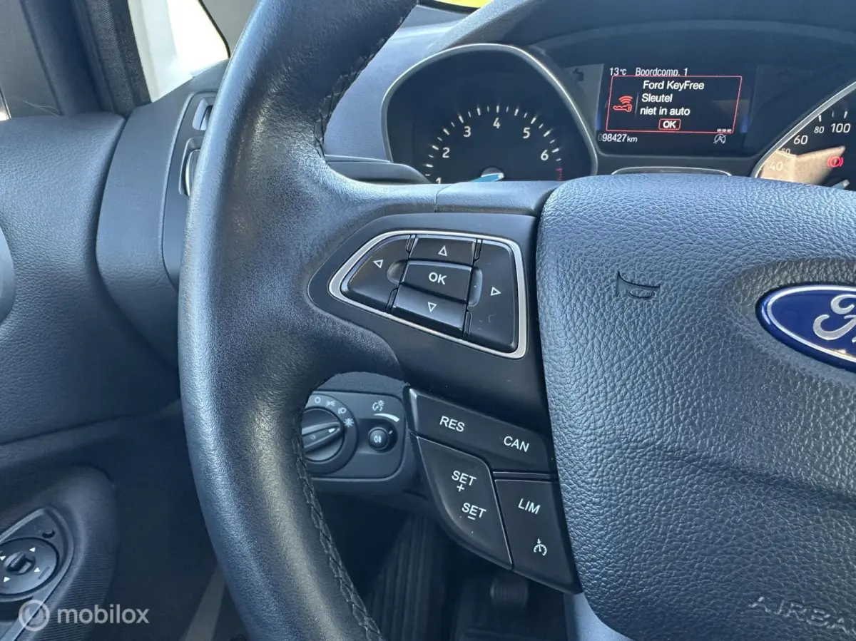 1.0 Titanium Trekhaak Keyless Cruise Carplay✅
