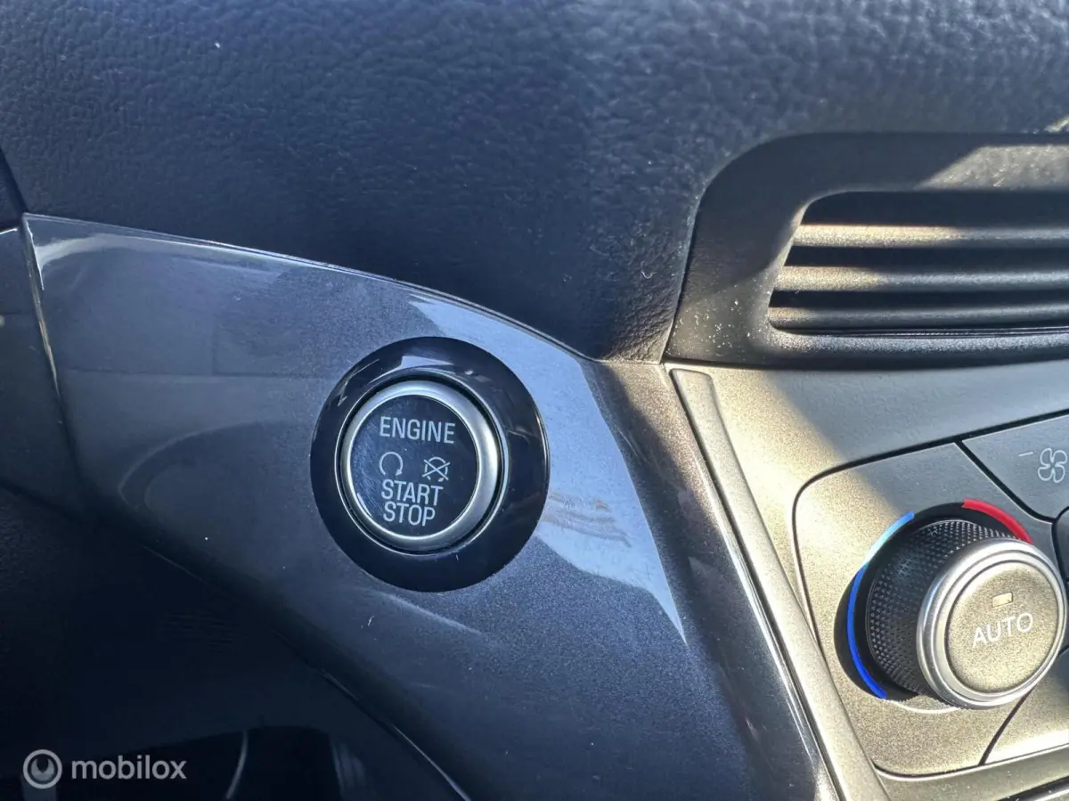 1.0 Titanium Trekhaak Keyless Cruise Carplay✅