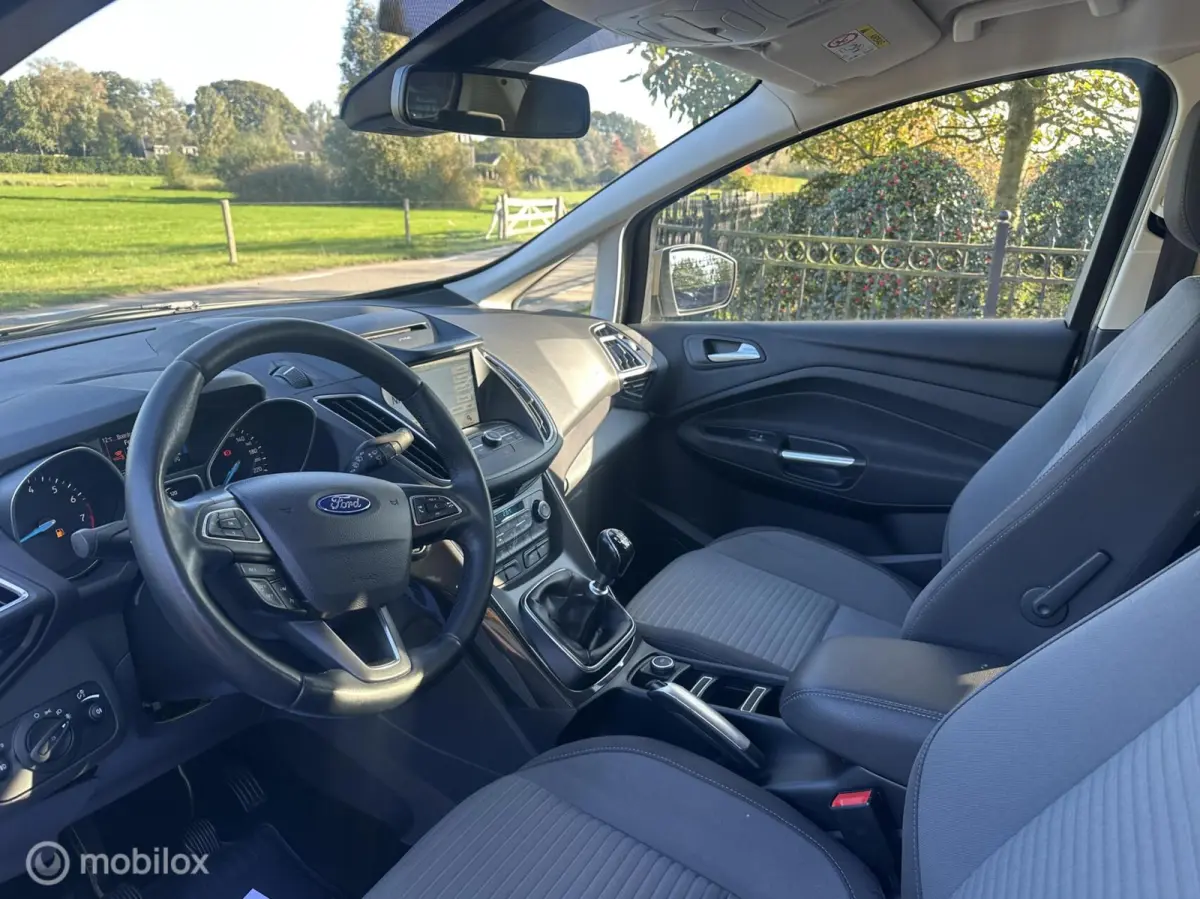 1.0 Titanium Trekhaak Keyless Cruise Carplay✅