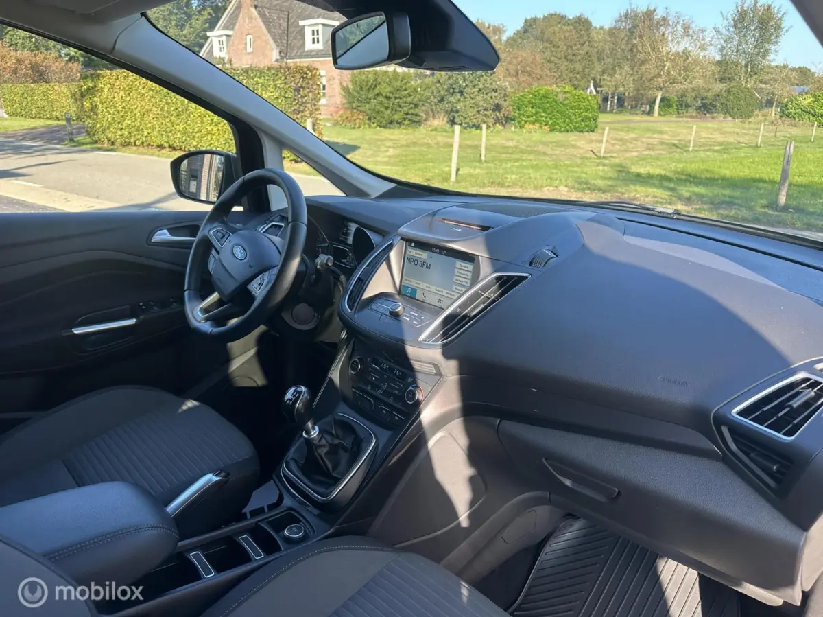 1.0 Titanium Trekhaak Keyless Cruise Carplay✅