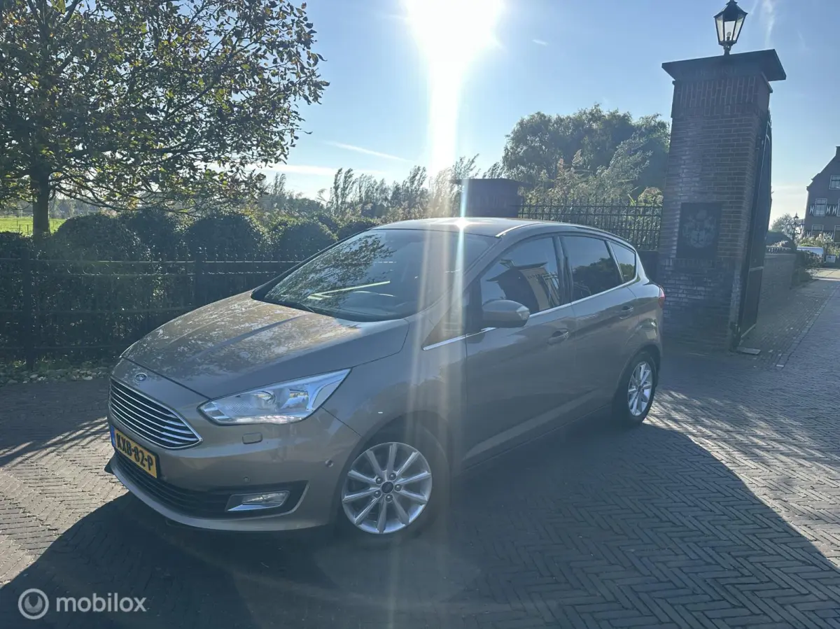 1.0 Titanium Trekhaak Keyless Cruise Carplay✅