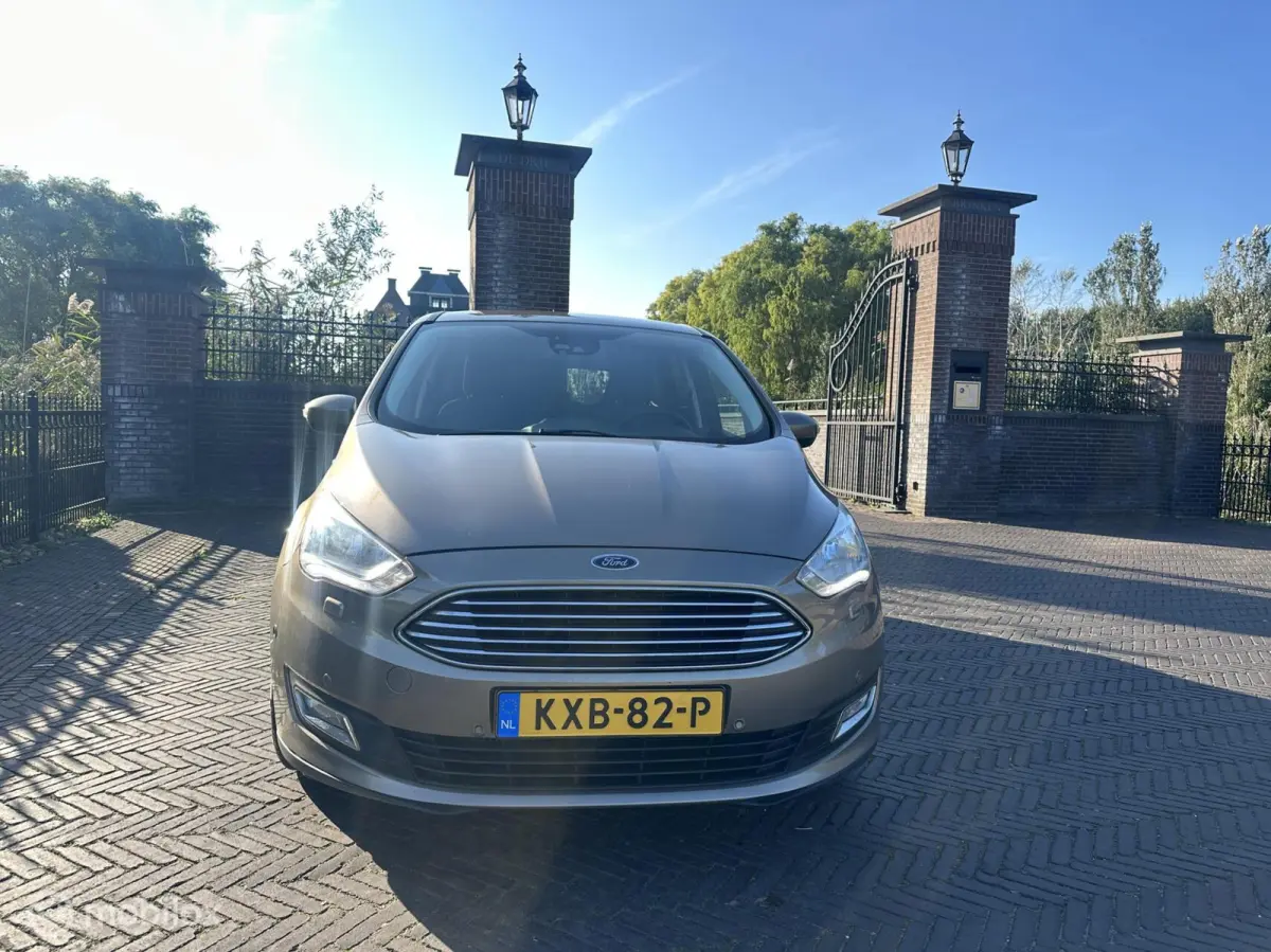 1.0 Titanium Trekhaak Keyless Cruise Carplay✅
