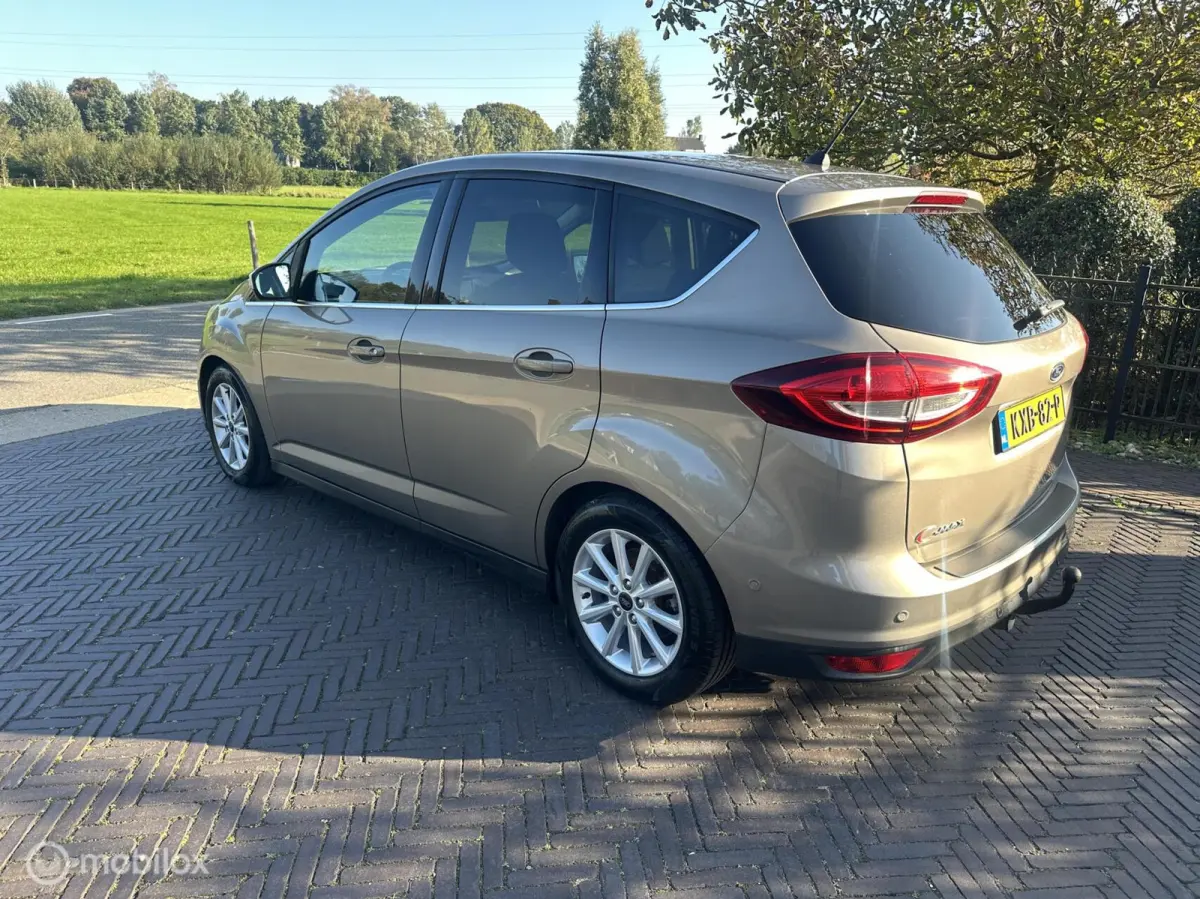 1.0 Titanium Trekhaak Keyless Cruise Carplay✅