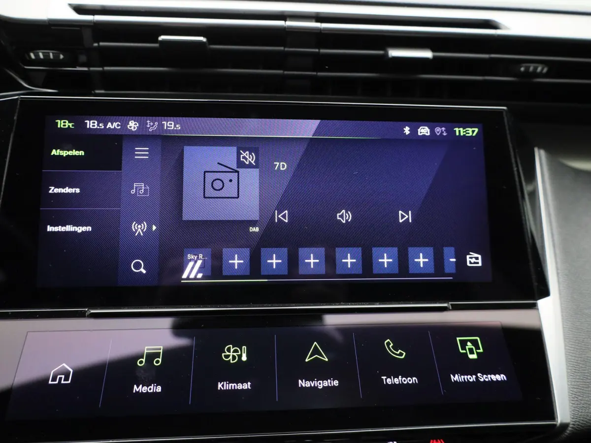 1.2 PureTech GT 130 EAT8 | APPLE/ANDROID CARPLAY| LED VERLICHTING | LICHTMETALEN VELGEN 19 " | 12 MAANDEN BOVAG GARANTIE |