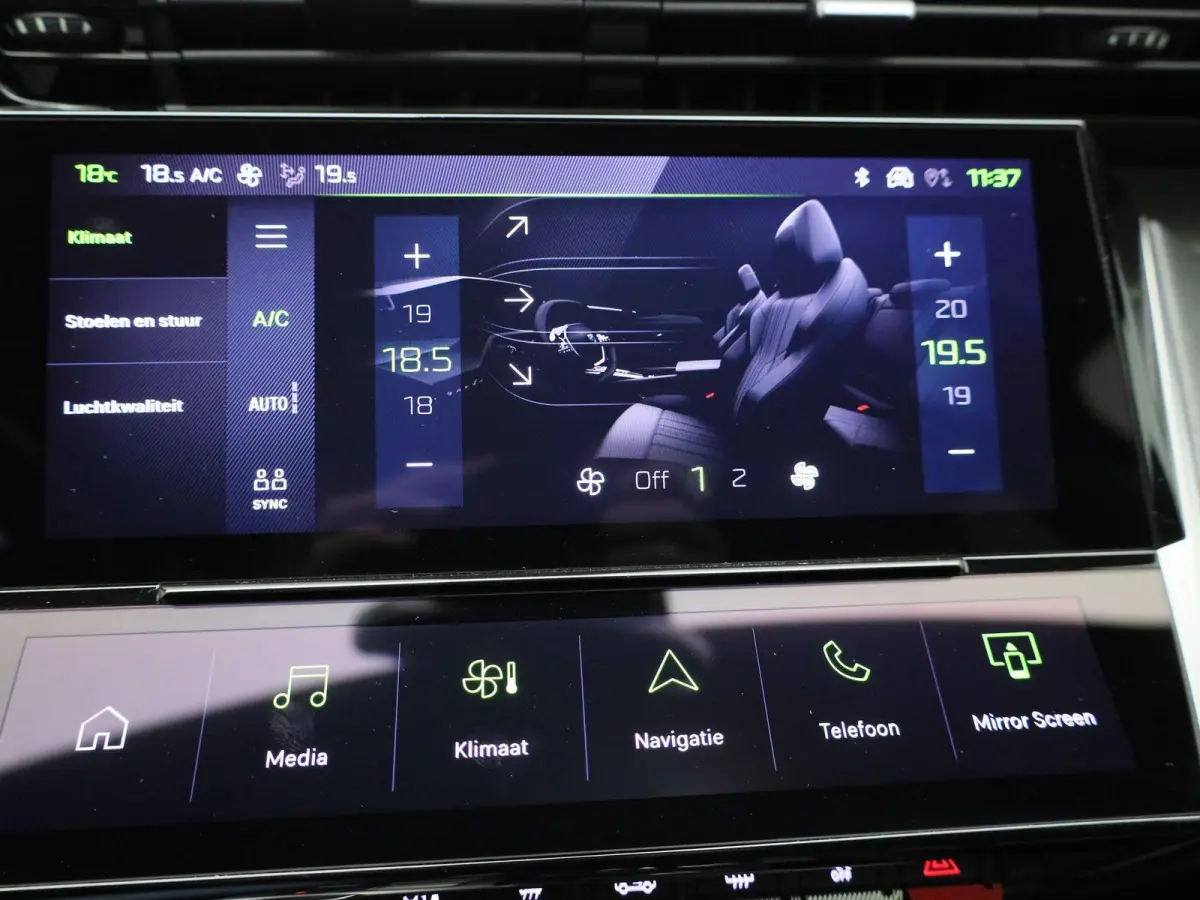 1.2 PureTech GT 130 EAT8 | APPLE/ANDROID CARPLAY| LED VERLICHTING | LICHTMETALEN VELGEN 19 " | 12 MAANDEN BOVAG GARANTIE |
