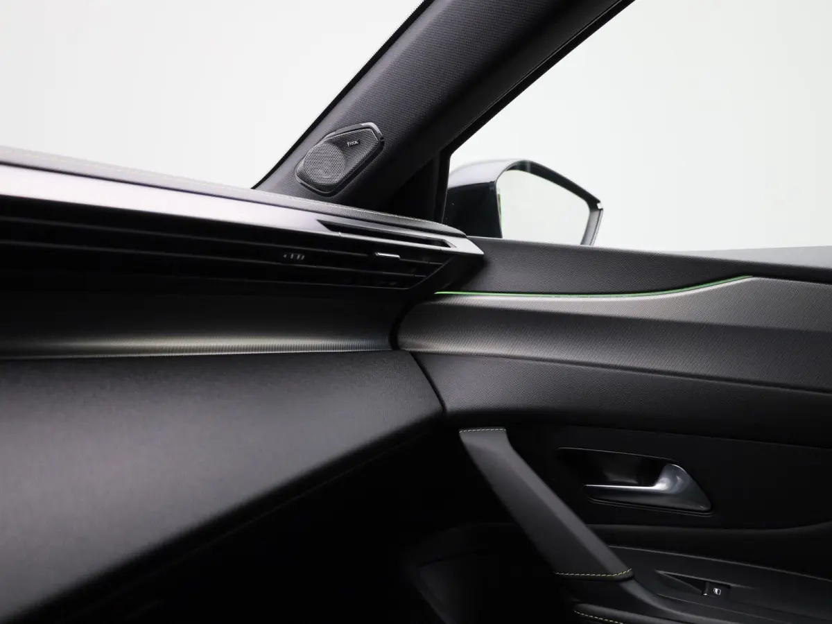 1.2 PureTech GT 130 EAT8 | APPLE/ANDROID CARPLAY| LED VERLICHTING | LICHTMETALEN VELGEN 19 " | 12 MAANDEN BOVAG GARANTIE |