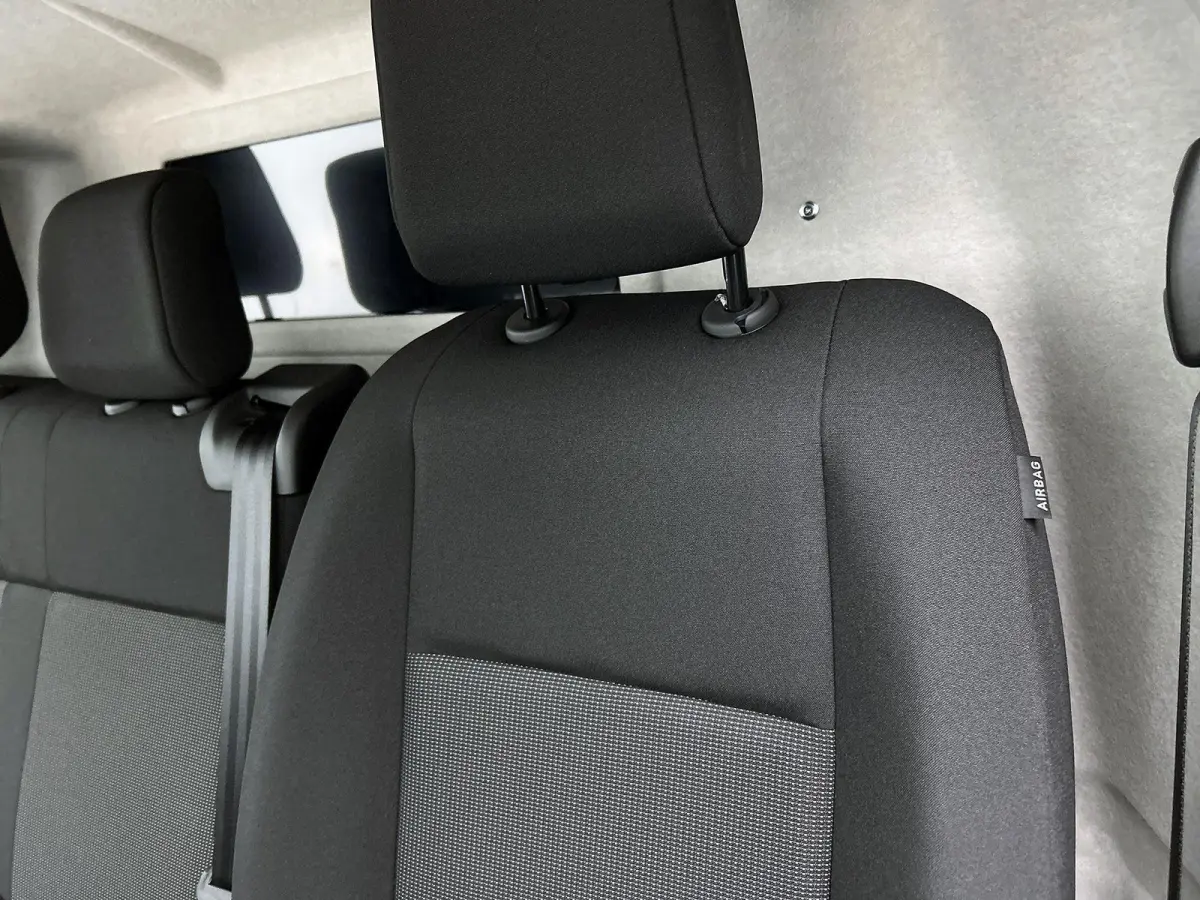 136pk EV L3 75 kWh Automaat | Tot 8 Jaar Garantie | 3 Fase | Apple Carplay/Android Auto | Houten Afwerking | Camera | Cruise Control | Parkeersensoren | Dodehoekdetectie |
