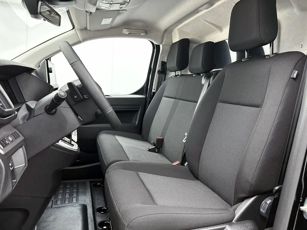 136pk EV L3 75 kWh Automaat | Tot 8 Jaar Garantie | 3 Fase | Apple Carplay/Android Auto | Houten Afwerking | Camera | Cruise Control | Parkeersensoren | Dodehoekdetectie |