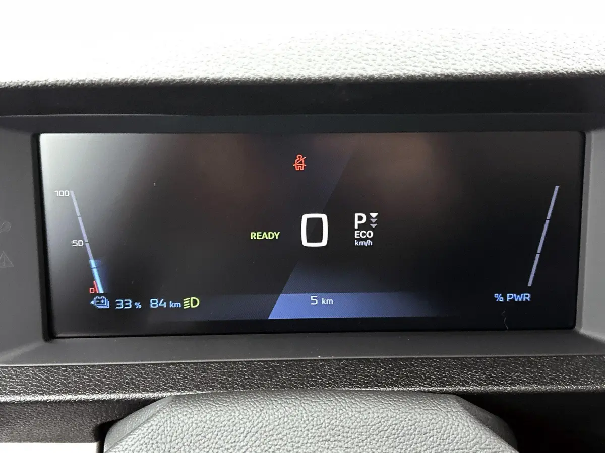 136pk EV L3 75 kWh Automaat | Tot 8 Jaar Garantie | 3 Fase | Apple Carplay/Android Auto | Houten Afwerking | Camera | Cruise Control | Parkeersensoren | Dodehoekdetectie |
