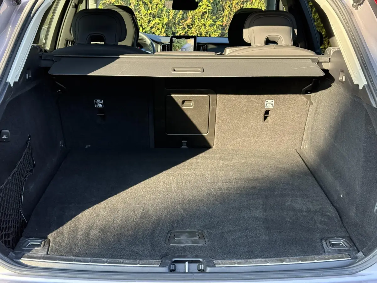 T6 Plug-in hybrid AWD Plus Dark | Trekhaak |