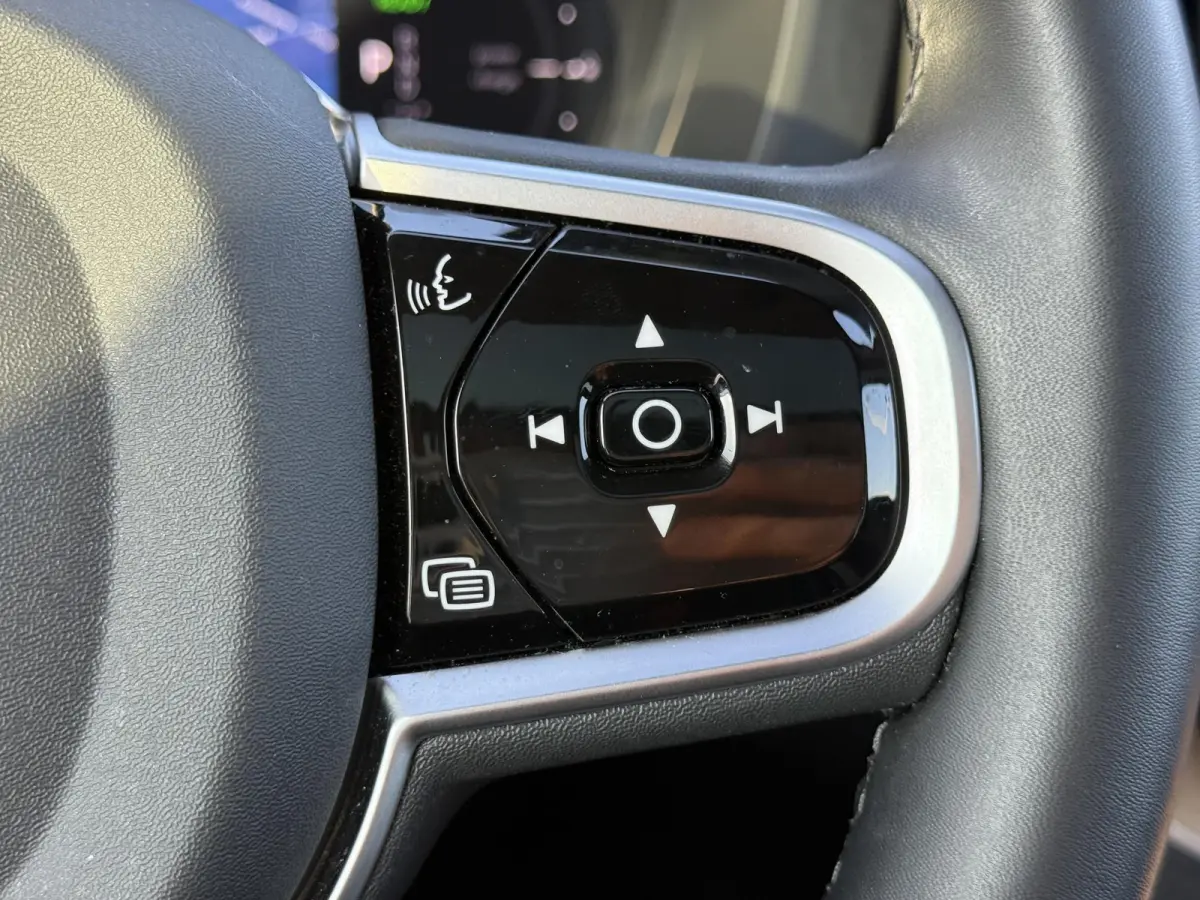 T6 Plug-in hybrid AWD Plus Dark | Trekhaak |
