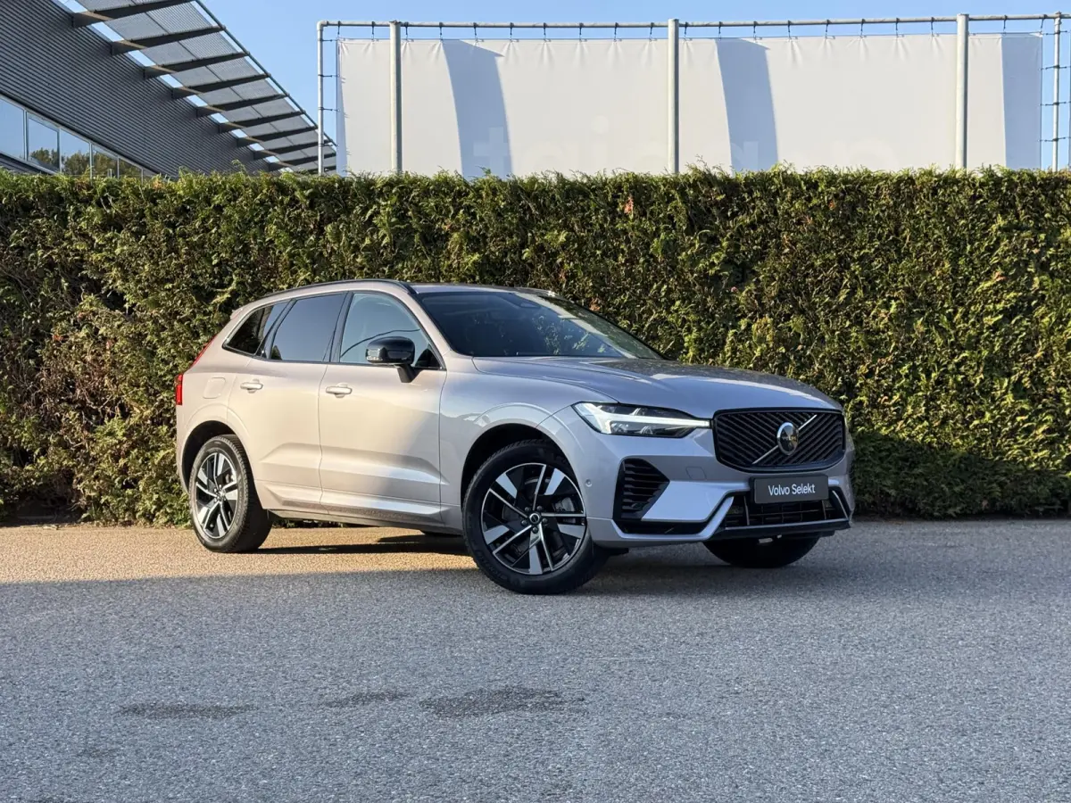T6 Plug-in hybrid AWD Plus Dark | Trekhaak |