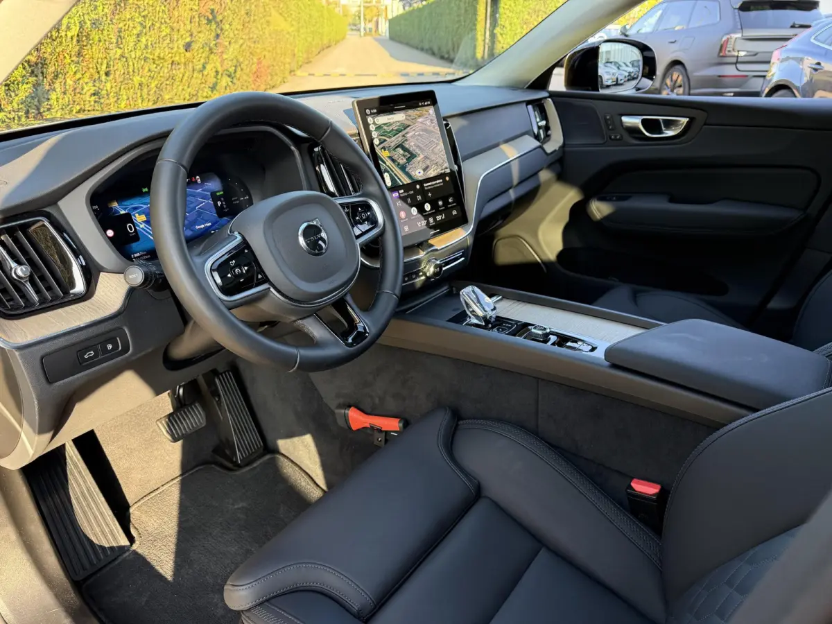 T6 Plug-in hybrid AWD Plus Dark | Trekhaak |