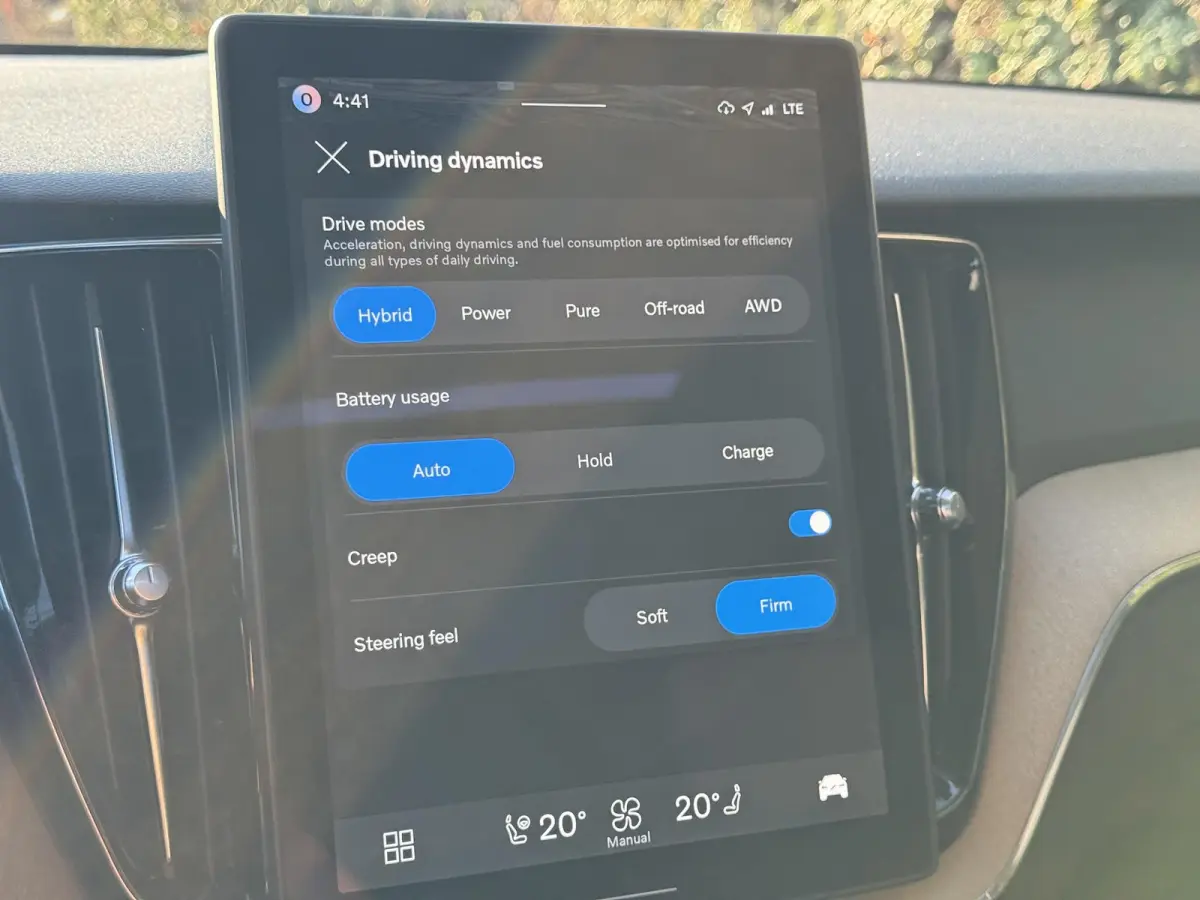 T6 Plug-in hybrid AWD Plus Dark | Trekhaak |