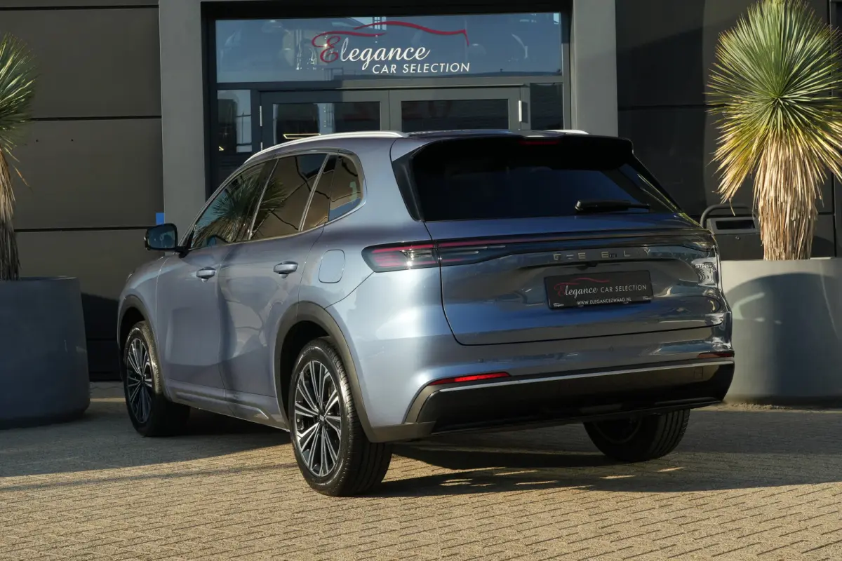 1.5 Max+ | PHEV | 262 PK | Panoramadak | 360° camera | Stoelverwarming & -ventilatie | Massage | GEELY Starray EM-i 1.5 Max+ 262 PK met 1.5 liter 4-cilinder hybride benzinemotor, panoramada