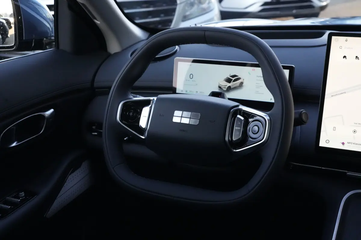 1.5 Max+ | PHEV | 262 PK | Panoramadak | 360° camera | Stoelverwarming & -ventilatie | Massage | GEELY Starray EM-i 1.5 Max+ 262 PK met 1.5 liter 4-cilinder hybride benzinemotor, panoramada
