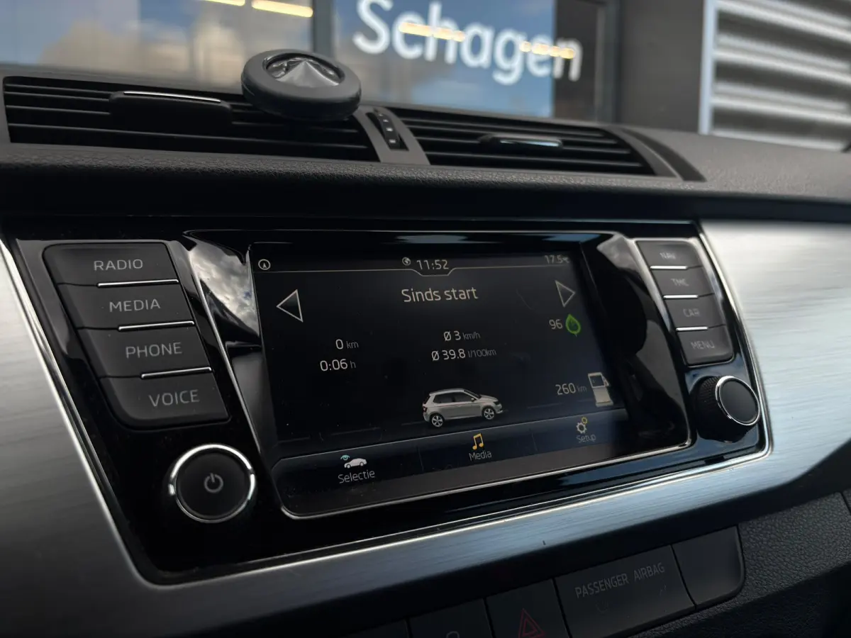 1.0 TSI 95 pk Drive | Trekhaak | Airco | Navigatie |