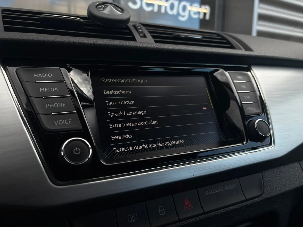 1.0 TSI 95 pk Drive | Trekhaak | Airco | Navigatie |