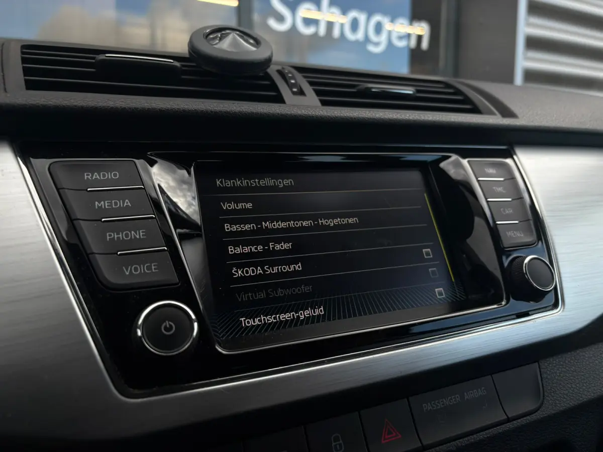 1.0 TSI 95 pk Drive | Trekhaak | Airco | Navigatie |