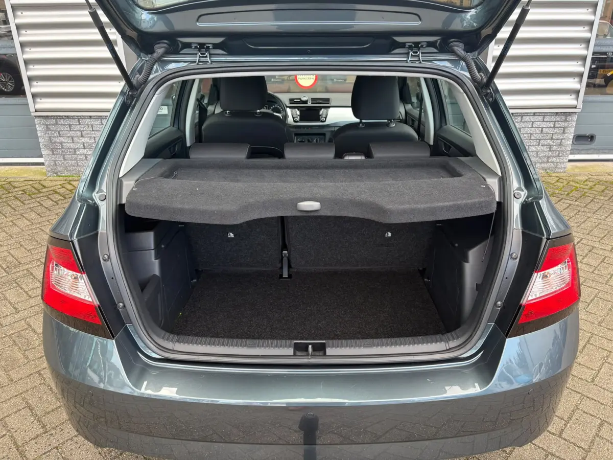 1.0 TSI 95 pk Drive | Trekhaak | Airco | Navigatie |