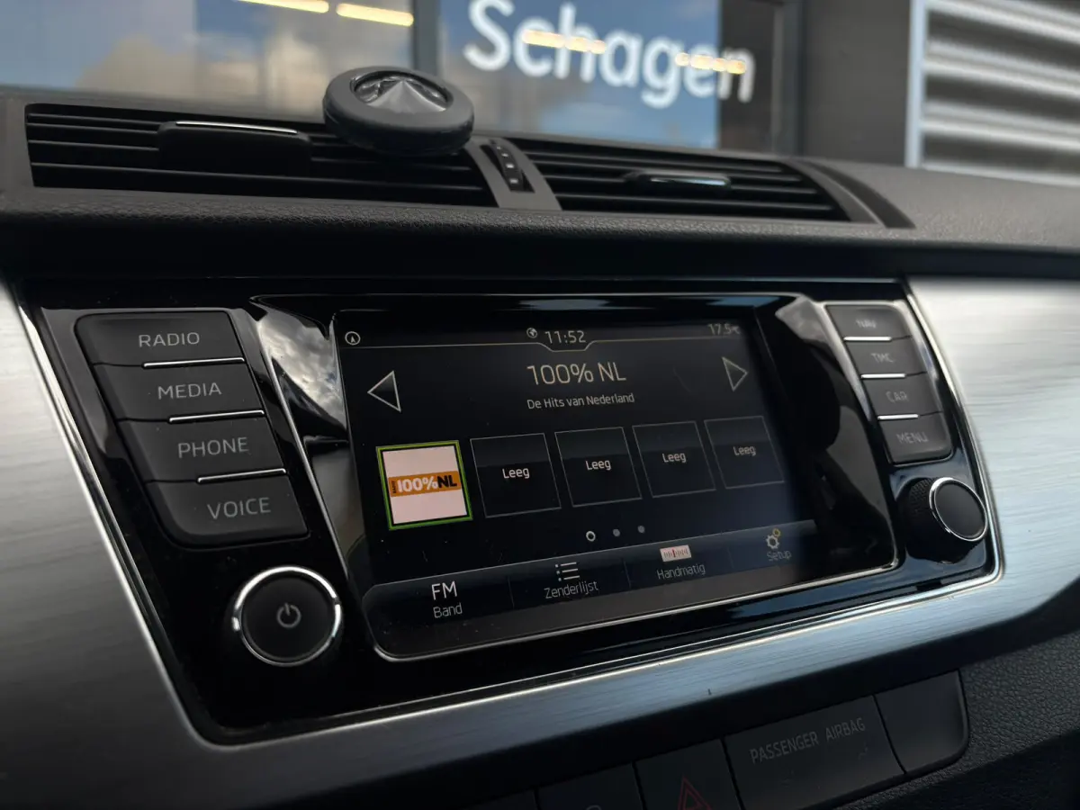1.0 TSI 95 pk Drive | Trekhaak | Airco | Navigatie |