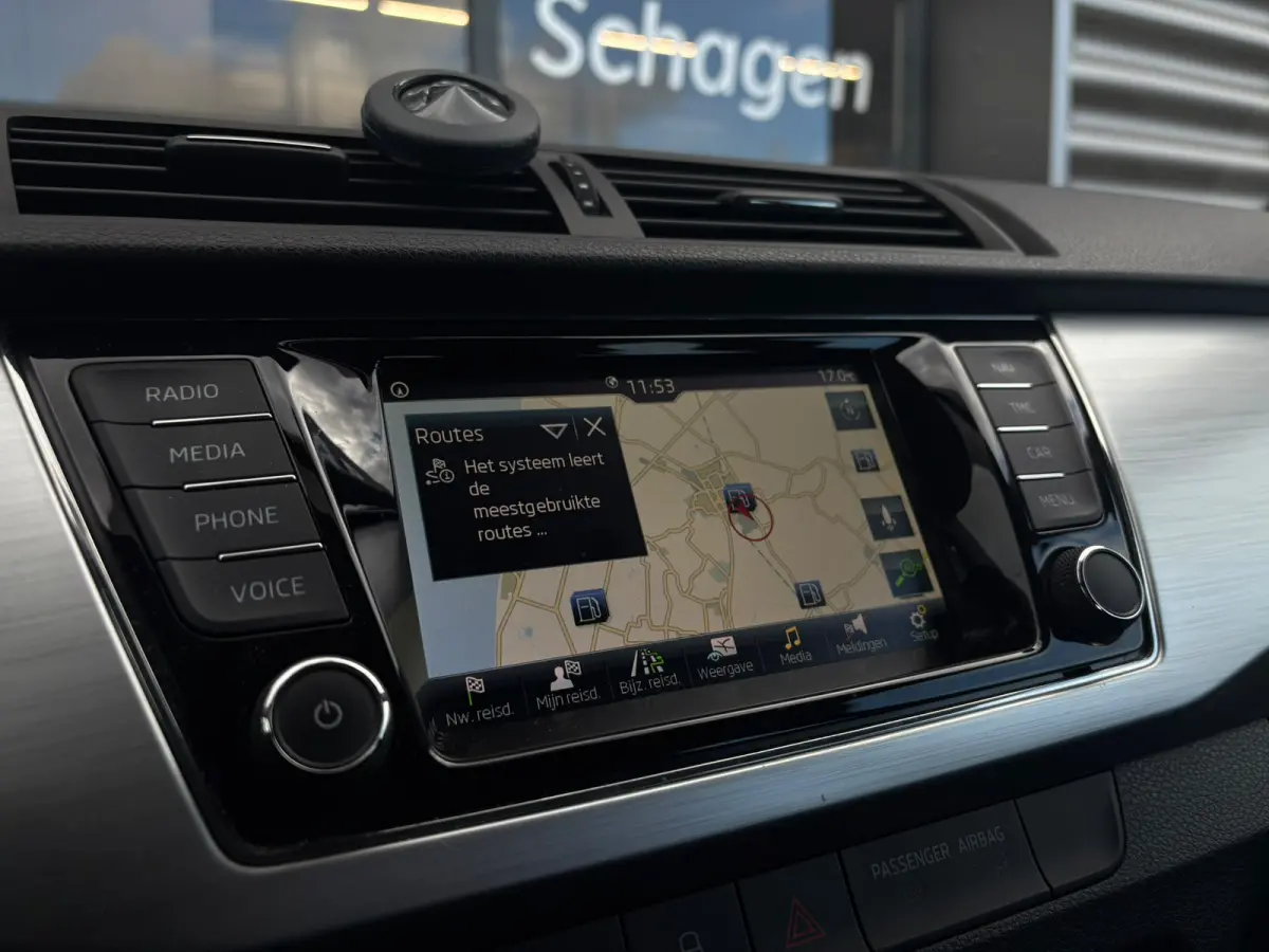 1.0 TSI 95 pk Drive | Trekhaak | Airco | Navigatie |