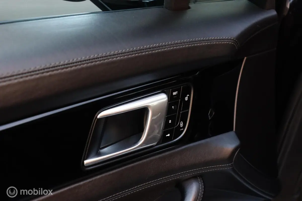2.9 4 E-Hybrid|SportDesign|Chrono|pano|Bose|