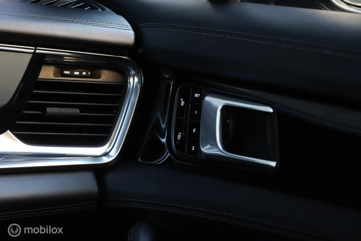 2.9 4 E-Hybrid|SportDesign|Chrono|pano|Bose|