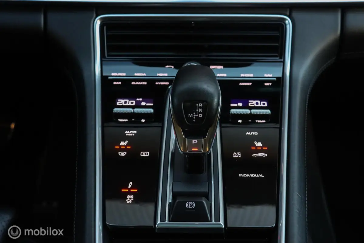 2.9 4 E-Hybrid|SportDesign|Chrono|pano|Bose|