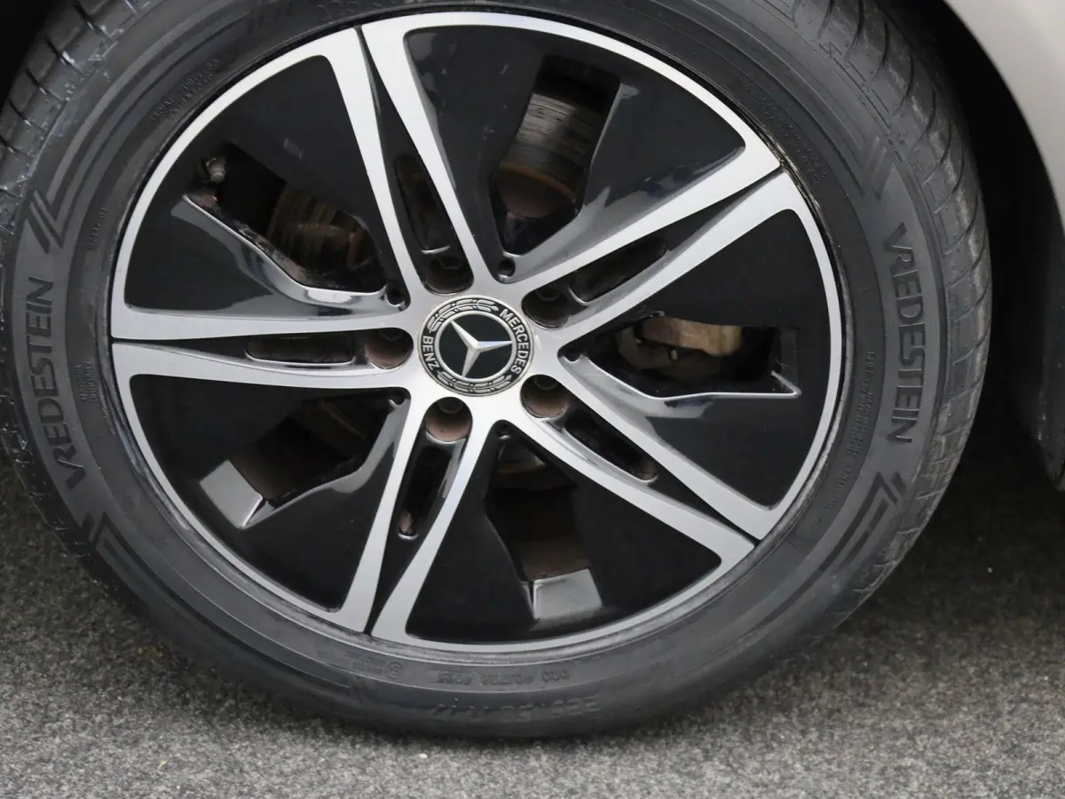 180 Advantage Pack | 360 Camera | Cruise Control | Parkeersensoren | Lederen bekleding |