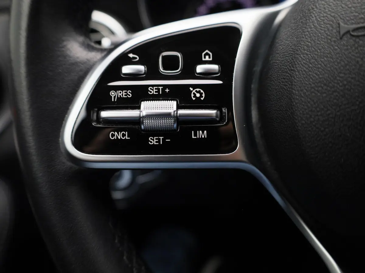 180 Advantage Pack | 360 Camera | Cruise Control | Parkeersensoren | Lederen bekleding |