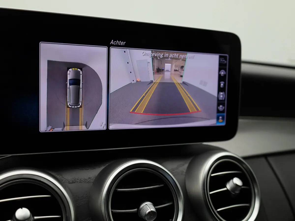 180 Advantage Pack | 360 Camera | Cruise Control | Parkeersensoren | Lederen bekleding |