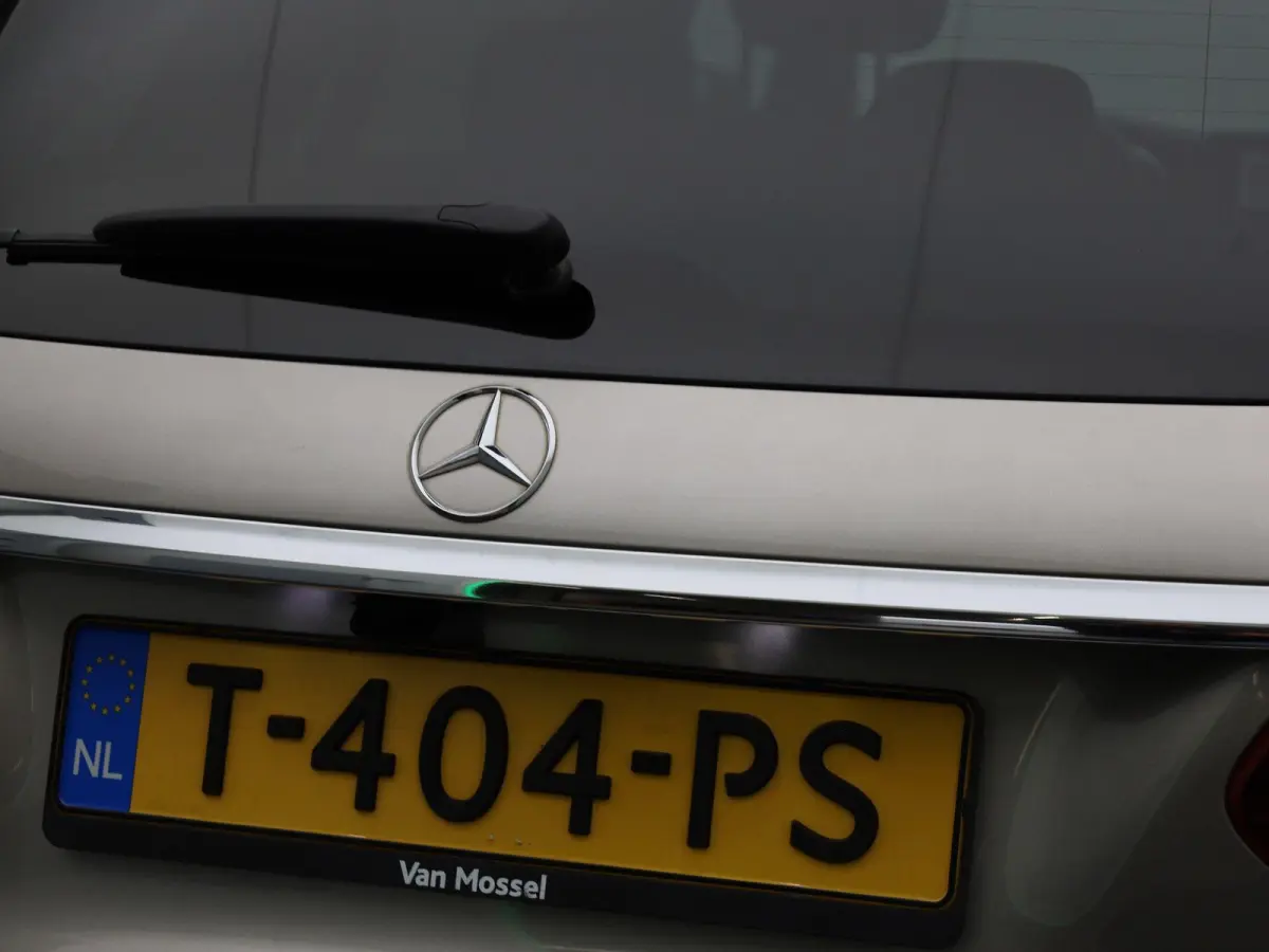 180 Advantage Pack | 360 Camera | Cruise Control | Parkeersensoren | Lederen bekleding |