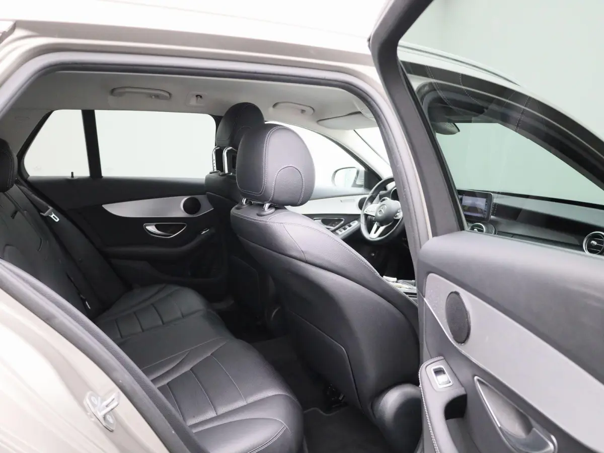 180 Advantage Pack | 360 Camera | Cruise Control | Parkeersensoren | Lederen bekleding |
