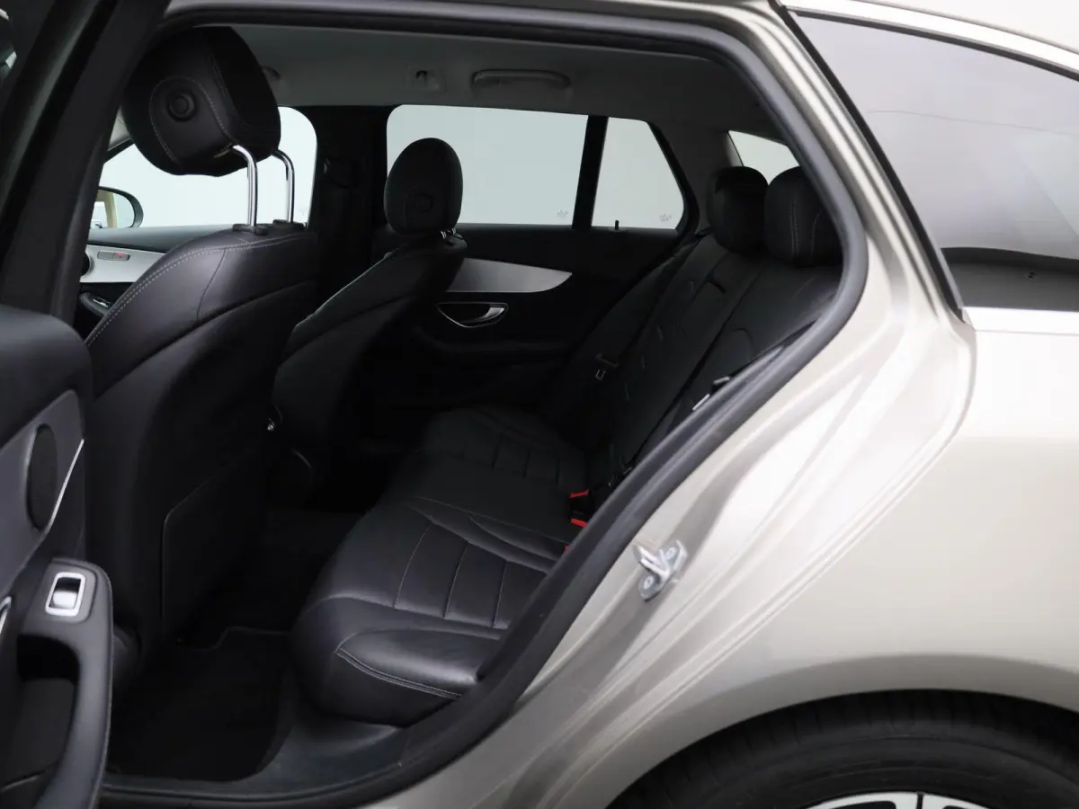180 Advantage Pack | 360 Camera | Cruise Control | Parkeersensoren | Lederen bekleding |